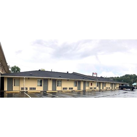 Mid-Town Inn Кларксвилл Экстерьер фото