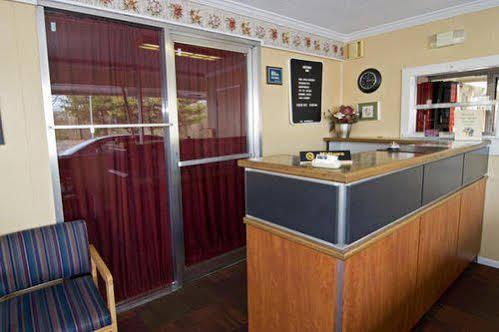 Mid-Town Inn Кларксвилл Экстерьер фото