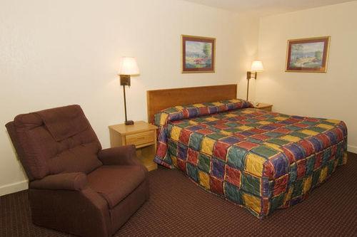 Mid-Town Inn Кларксвилл Экстерьер фото