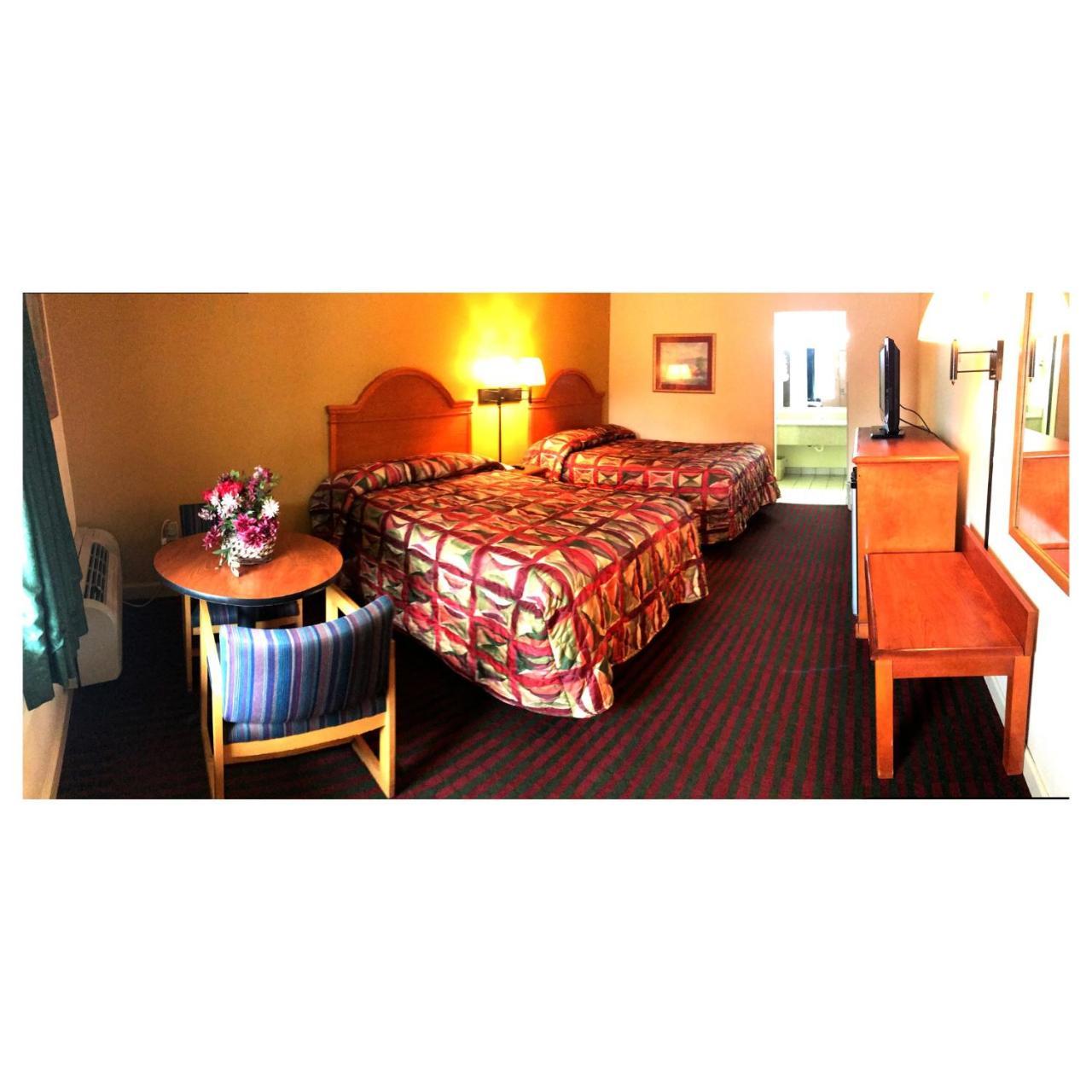 Mid-Town Inn Кларксвилл Экстерьер фото